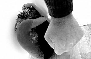 Przemoc domowa w Warszawie rośnie. Tysiące rodzin objętych procedurą