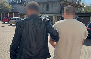 Wpadł przez brak świateł. W aucie miał narkotyki