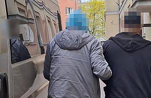 Poszukiwany zatrzymany w Ursusie. W aucie miał tysiące e-papierosów