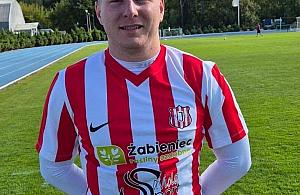 Policjant poza służbą ruszył na pomoc. Dramatyczne chwile na boisku