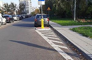 Bemowo: słupki i zieleń na Wyki i Irzykowskiego. Koniec dzikiego parkowania?