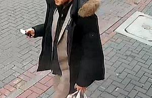 Kradzież w mieszkaniu. Policja publikuje wizerunek podejrzanego