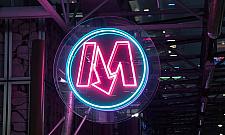 Neonowe oznaczenia metra na M1. Projekt trafił pod głosowanie