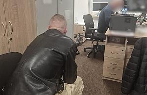 Wyłudzenie telefonów za 56 tys. zł. Czterech mężczyzn zatrzymanych