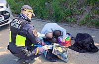 Wyglądał na śpiącego. Strażnicy uratowali 38-latka