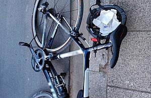 Rowerzysta upadł na ścieżce. Strażnicy ruszyli z pomocą