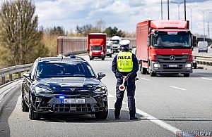 Nowe radiowozy Cupra w policji. Piraci drogowi bez szans