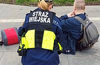 Strażnicy miejscy uratowali mężczyznę po zasłabnięciu