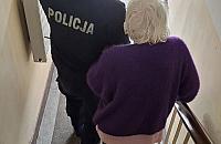 Z pomocą przybyli dzielnicowi. Senior nie został sam
