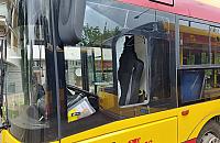 Pijany pasażer zdemolował autobus. Był poszukiwany