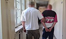 Wtargnął do mieszkania z nożem. 33-latek usłyszał zarzut usiłowania zabójstwa