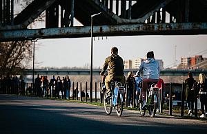 Apel ojca do rowerzystów i użytkowników hulajnóg: zwolnijcie na chodnikach