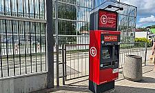 W pełnym słońcu zakup biletu graniczy z cudem. Radny interweniuje
