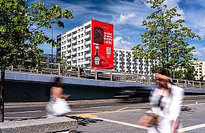 Mural, który można obsługiwać telefonem. Nietypowa atrakcja w centrum Warszawy
