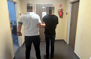 Powiedzieli 88-latce, że przypomina ich mamę. Chwilę później zażądali 20 tys. zł