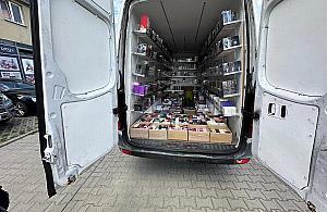 Na bazarze sprzedawał tysiące podróbek perfum. Straty oszacowano na pół miliona