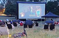 Letnie kino na Ochocie. Co i kiedy warto zobaczyć?