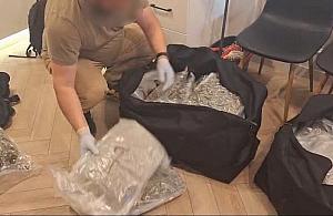 131 kilogramów narkotyków w mieszkaniu. 27-latek trafił do aresztu