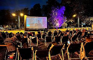 Filmowe lato na Białołęce. Sprawdź repertuar kina plenerowego