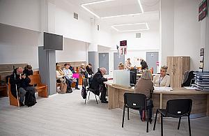 Była w ósmym miesiącu ciąży. Przez dwie godziny czekała w kolejce do urzędu