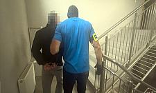 Zdewastowa� galeri� przy Marsza�kowskiej. Policja zatrzyma�a tak�e autora gr�b