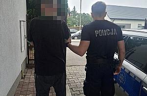 Mia� blisko 3 promile alkoholu. Pr�bowa� przekupi� policjant�w