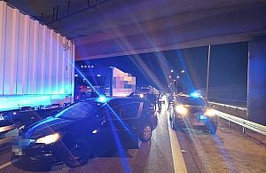 Skradziona w Niemczech toyota odzyskana na A2. 20-latek us�ysza� cztery zarzuty