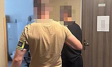 Poszukiwany za rozb�j i kradzie� zatrzymany. Ukrywa� si� w hostelu