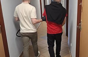 Bielany: policjanci zatrzymali "odbieraka". Seniorka nie straci�a 23 tys. z�