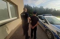 Nerwowe zachowanie kierowcy zwróciło uwagę policjantów. W aucie znaleźli narkotyki