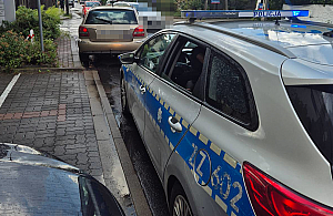 Policyjny pościg ulicami Warszawy i Ząbek. Pijany kierowca Jaguara zatrzymany