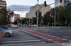 Lazurowa niebezpieczna? Rajdy samochodowe i pędzący hulajnogiści