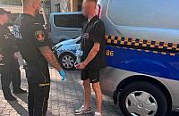 Awantura na Placu. 31-latek próbował pozbyć się podejrzanego zawiniątka