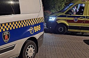 Samotnie siedzia�a w le�nym sza�asie. Stra�nicy zdobyli jej zaufanie