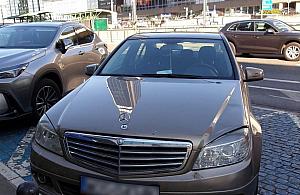 Przerobi� kart� parkingow�, �eby parkowa� na miejscu dla os�b z niepe�nosprawno�ciami