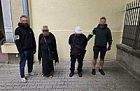 Udawali klient�w na bazarze Olimpia. Ich celem by�y portfele