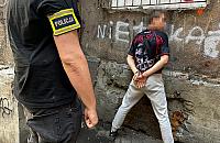 17-latek handlował narkotykami na Pradze. Sąd zdecydował o areszcie