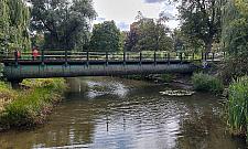Jest umowa na now� k�adk� pieszo-rowerow� w parku K�pa Potocka