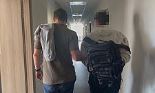 Czekali przy bankomatach na cudze pieni�dze. Dw�ch 19-latk�w aresztowanych