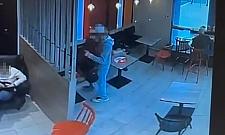 Zaplombowany plecak na stacji paliw. Policjanci zatrzymali 23-latka