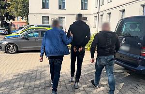 Blisko 1,2 kg narkotyków i 22-latek w areszcie. Kryminalni zabezpieczyli też gotówkę
