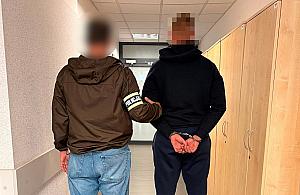 Mia�a przekaza� oszustom 45 tys. z�. Policjanci zatrzymali 16-latka