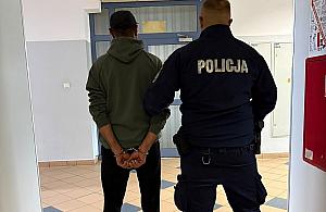 49-latek ukrywał się przed wymiarem sprawiedliwości. Policjanci go zatrzymali