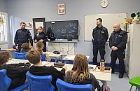 Dwie szkoły w Legionowie zamknięte. Służby sprawdzają informacje o niebezpiecznym challenge'u