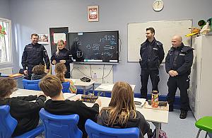 Dwie szkoły w Legionowie zamknięte. Służby sprawdzają informacje o niebezpiecznym challenge'u