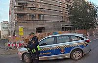 Warszawa. Runęło rusztowanie na Opaczewskiej. Elementy spadły na przystanek