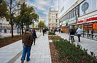Aleja Jana Pawła II w Warszawie po przebudowie. Więcej zieleni i nowe trasy rowerowe
