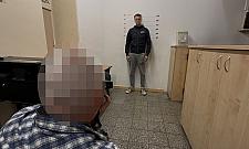 Zaatakowa� 13-latka pa�k� teleskopow� pod Mostem �wi�tokrzyskim