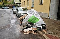 Strażnicy miejscy wzięli się za worki z gruzem. Ponad 20 miejsc do uporządkowania