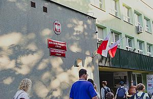 Czego brakuje najmłodszym uczniom szkoły przy Szadkowskiego?